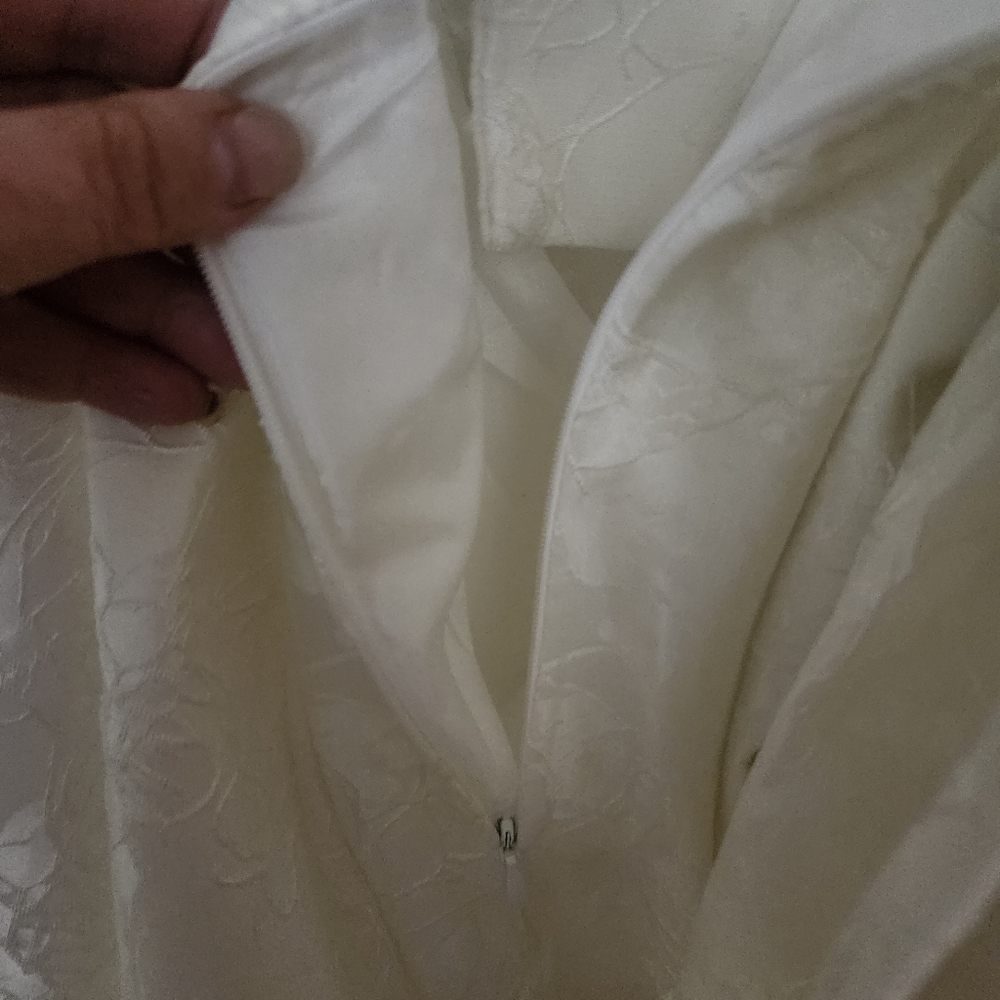 NWT.White Strapless Floral Jacquard Satin Dress. Pit To Pit 20"-22 - Picture 8 of 11